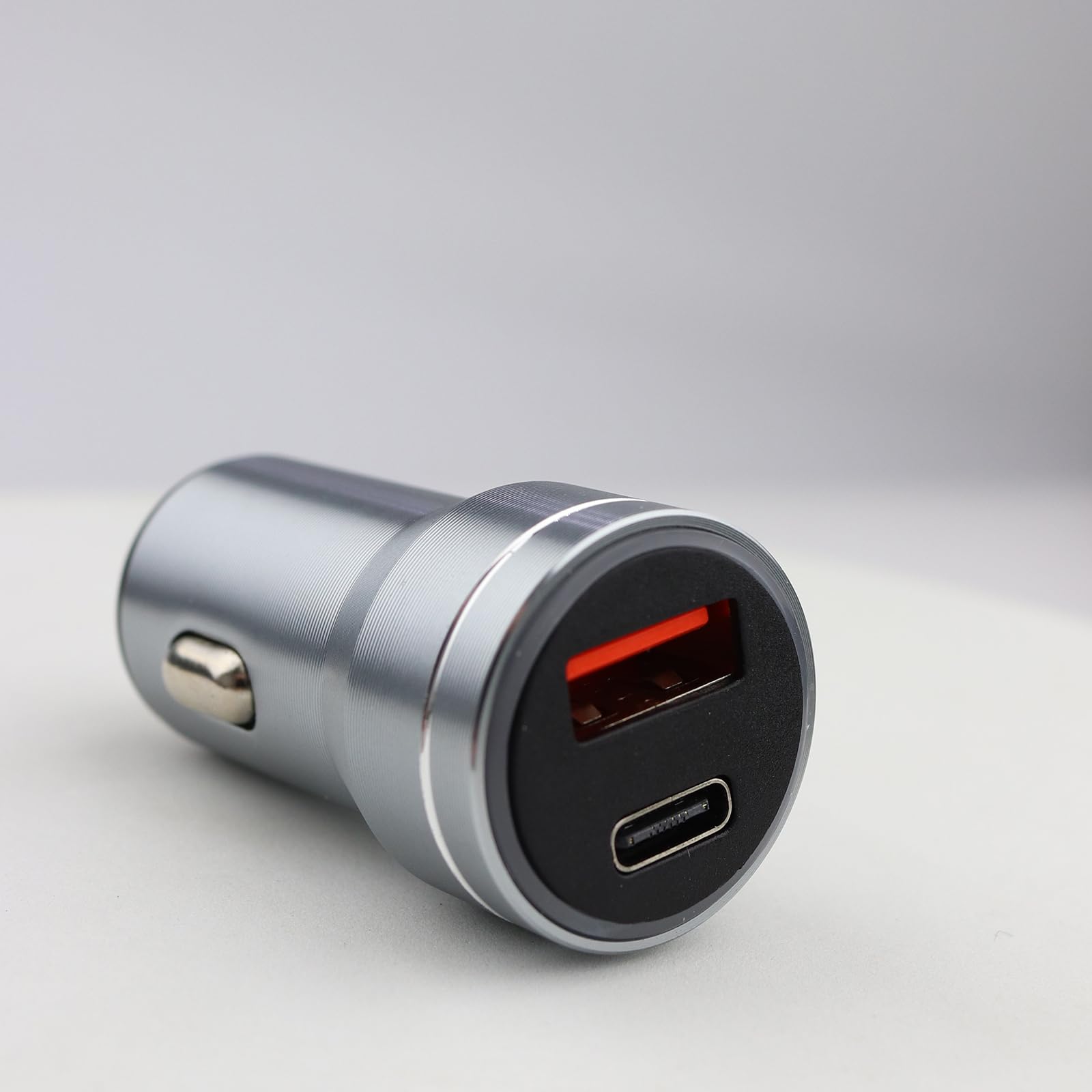 Why Choose a USB-C Car Charger for Your Devices?(图1)