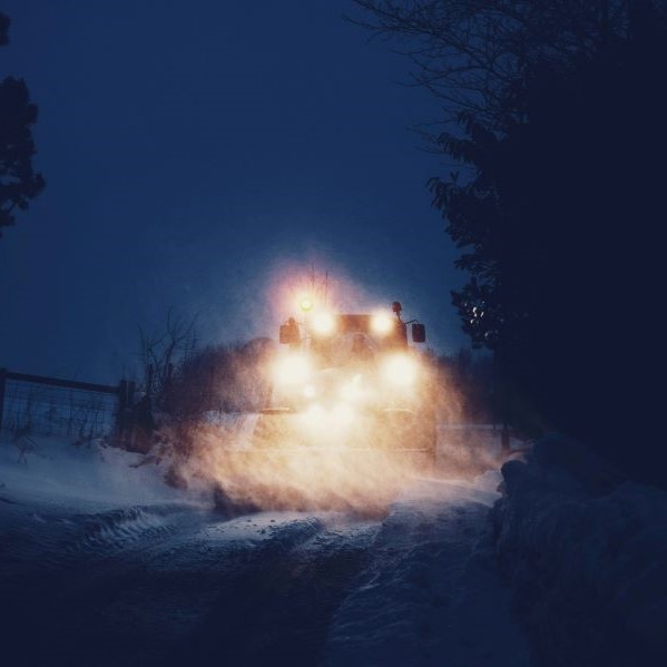 A Must-Have for Winter! How Snow Plow Lights Improve Snow Removal Safety(图2)