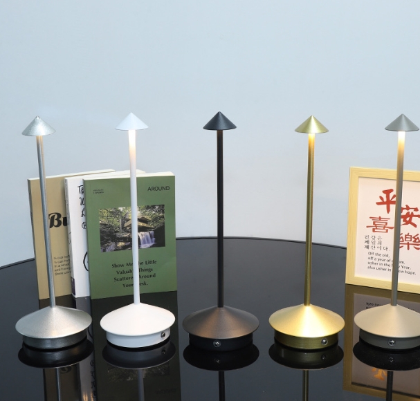 Mascarello High Quality Battery Restaurant Decor Luxury Hotel Portable Touch Retro Rechargeable Electroplating Gold LED Table Lamp 